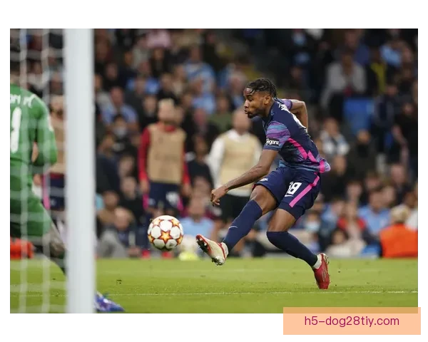 英联杯：曼彻斯特联队第三圈比赛狂胜巴恩斯利